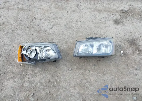 2004 Chevrolet Silverado 1500 Ls z USA, uszkodzony, nr VIN 2GCEC19VX41126720